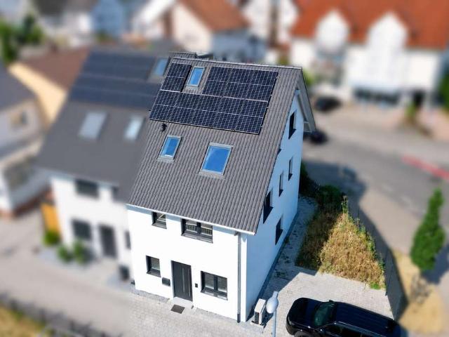 Viel Platz für Ihr Zuhause: Moderne Doppelhaushälfte mit 5 Zimmern, Terrasse und Garten