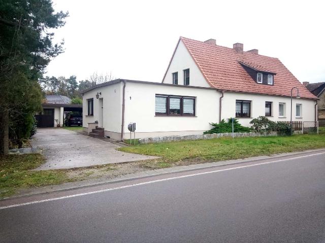 Viel Platz für Ihre Familie in diesem gepflegten Doppelhaus in Klöden
