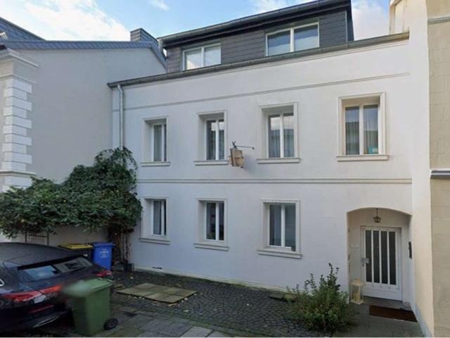 Viel Platz für Ihre Ideen: Großzügiges Reihenmittelhaus in Bonn Oberkassel