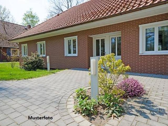 Viel Platz für Ihre Wohnträume – Einfamilienhaus mit Wintergarten