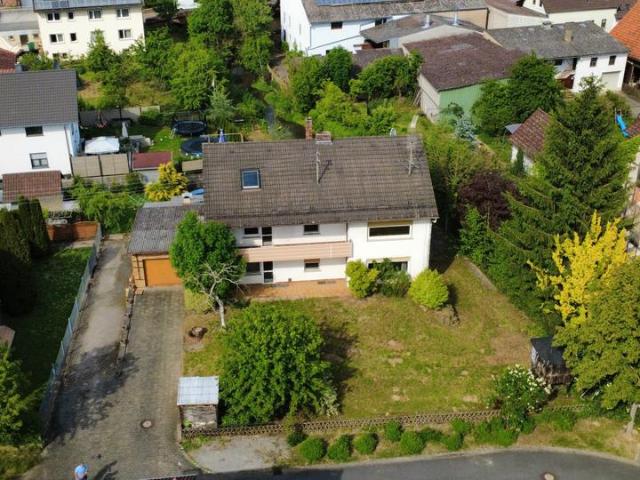 Viel Platz für Ihre Wohnträume – Mehrfamilienhaus zum renovieren!