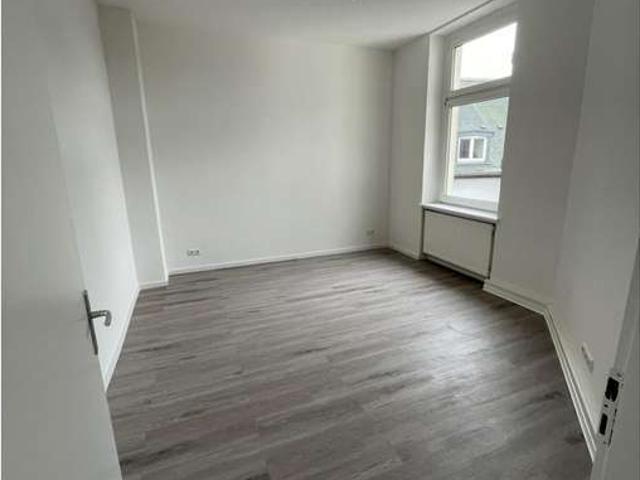 Viel Platz für Ihren Alltag: 4 Zimmer Wohnung in Wuppertal