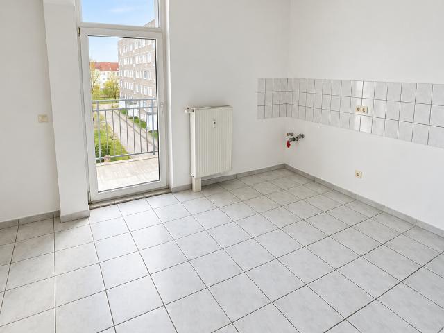 Viel Platz für Singles oder Paare – 2 Raumwohnung mit Balkon in Halle