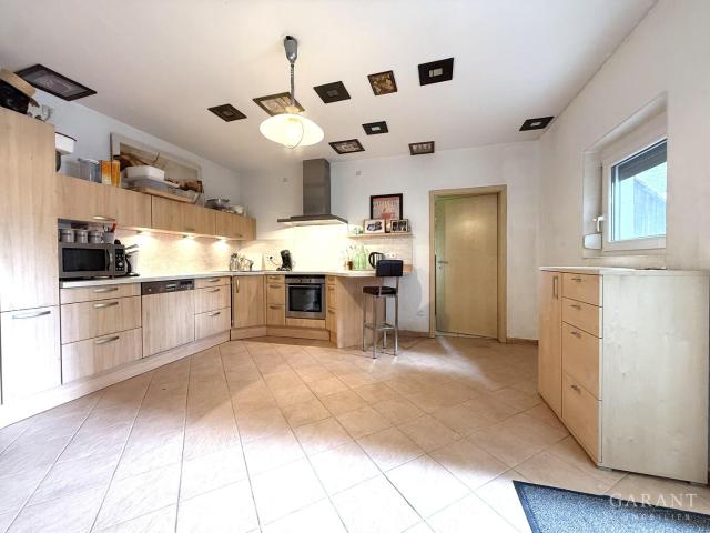 Viel Platz, gute Lage, große Möglichkeiten 3 Zimmer Wohnung in Erdweg