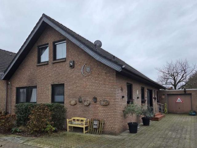 Viel Platz in Moers: Familienfreundliches Doppelhaus mit 5 Zimmern