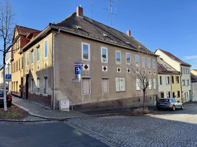 Viel Platz in Pößneck: Mehrfamilienhaus zum Sanieren