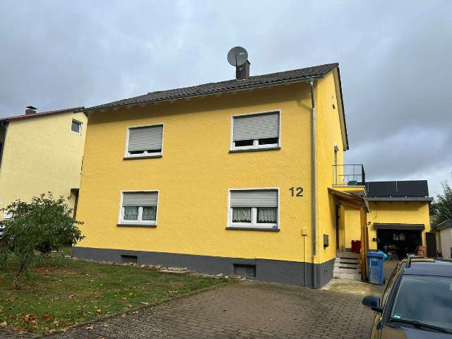 Viel Platz in Siegelsbach: Großzügiges Einfamilienhaus mit Garage