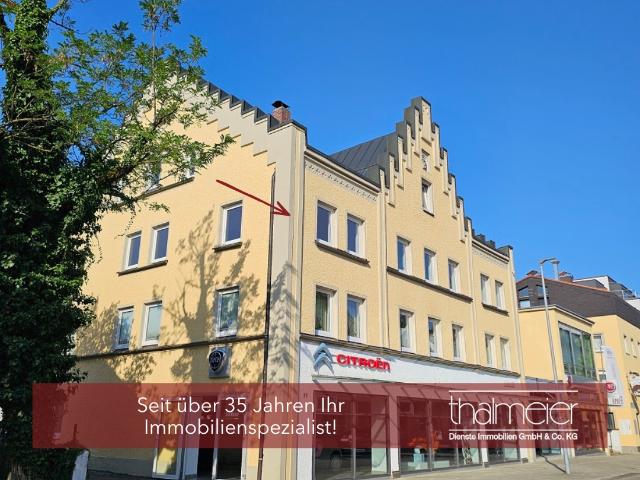 Viel Platz in zentraler Lage! 4 Zimmer Wohnung nahe dem Max Josefs Platz!