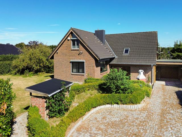 Viel Platz und Komfort, nahe an Husum gelegen und einzugsbereit: Einfamilienhaus in Mildstedt