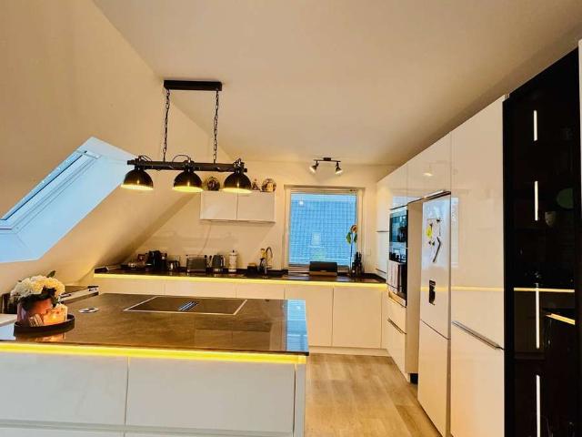 Viel Platz unterm Dach: Helle Familienwohnung mit Dachterrasse in 23866 Nahe