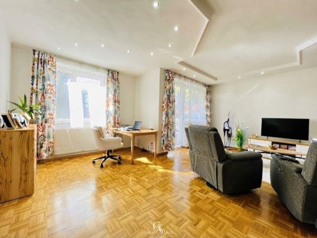Viel Platz & viel Ruhe – 3 Zimmer Wohnung mit Balkon und Carport