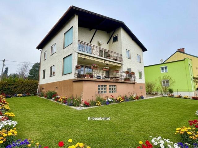 !Viel Platz, viele Möglichkeiten – 248 m² Zweifamilienhaus!