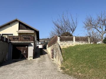 Haus for sale in 7000 - Parkplatz