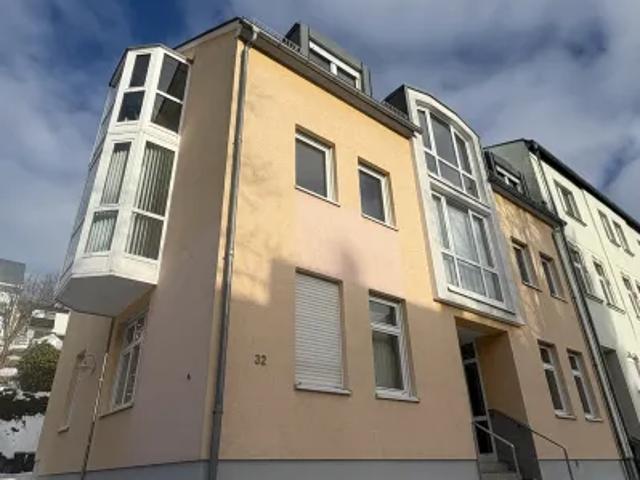 Viel Platz zum Wohlfühlen: 3 4 Raum Wohnung mit Balkon und Garten