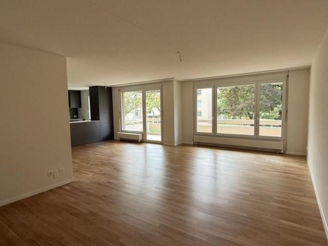 Viel Platz zum Wohlfühlen 5.5 Zimmerwohnung mit zwei Balkonen