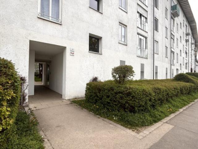 Viel Platz zum Wohnen: 3,5 Räume mit einer Ess Veranda, Lift und Parkplatz in Linz/Ebelsberg! Ab SOFORT verfügbar!