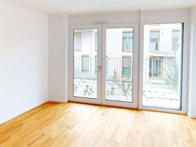 Viel Platz zum Entfalten: Geräumige 2 Zimmer Wohnung mit Einbauküche