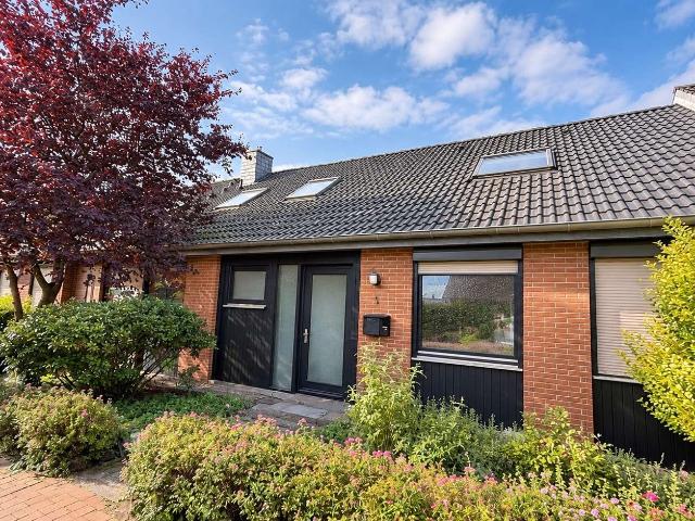 Viel Platz zum Leben: Gepflegtes Reihenmittelhaus mit großem Garten und 179 m² Wohnfläche in Oyten