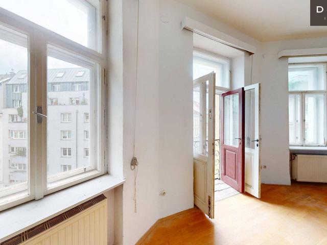 | VIEL POTENTIAL | LICHTDURCHFLUTETE ECKWOHNUNG |
