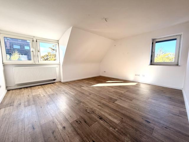 Viel Raum für Familie oder Investment – leere 4 Zimmer Wohnung + PROVISIONSFREI