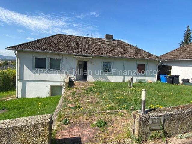 Viel Raum für Ihre Ideen Großzügiges Haus mit Dachboden auf 882 m² Grundstück in Niedenstein