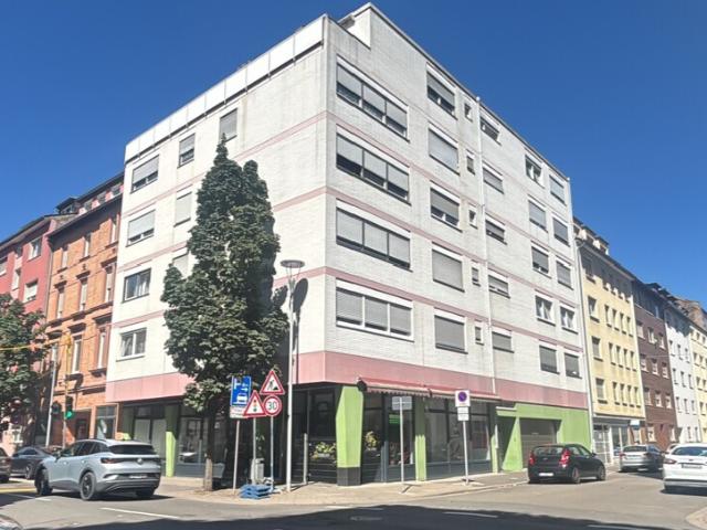 Vielfältig nutzbar: Ladenfläche mit Apartment in zentraler Lage von Ludwigshafen