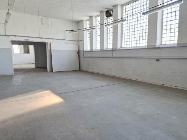 Vielseitig nutzbar Top gepflegtes 5 Parteienhaus mit angrenzender Halle von 775 m² in Buchholz!