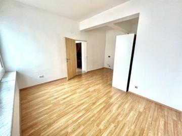 Vielseitig nutzbare 3 Zimmer Wohnung oder Gewerbefläche in zentraler Lage in Graz Jakomini