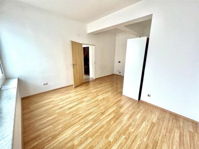 Vielseitig nutzbare 3 Zimmer Wohnung oder Gewerbefläche in zentraler Lage in Graz Jakomini