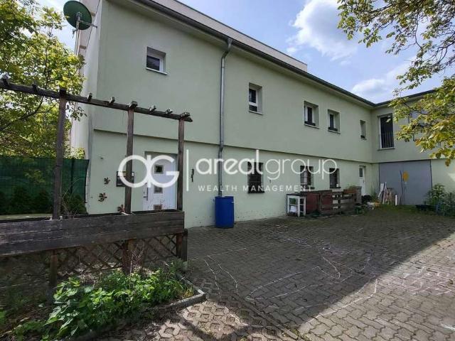 Vielseitig nutzbares Hinterhaus mit Wohnen & Gewerbe