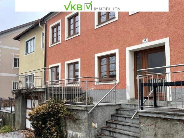 Vielseitig nutzbares Mehrfamilienhaus mit Entwicklungspotenzial in zentraler Lage!