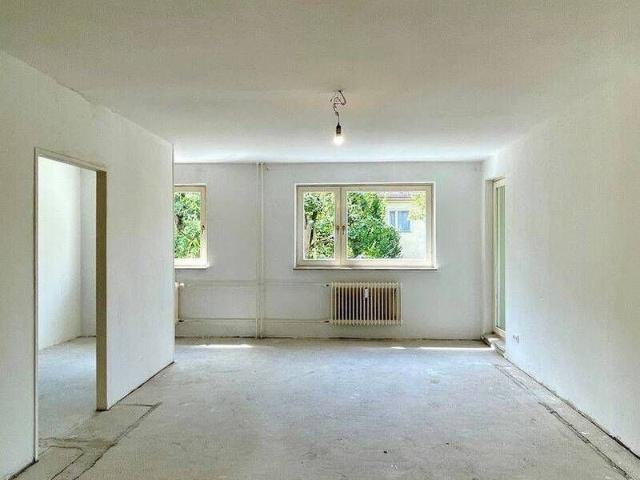 Vielseitige 2 Zimmer Wohnung mit Balkon und viel Gestaltungsspielraum im Berliner Süden