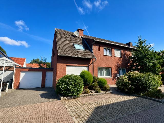 Vielseitige Doppelhaushälfte in Greven mit Wintergarten, Balkon und Garten