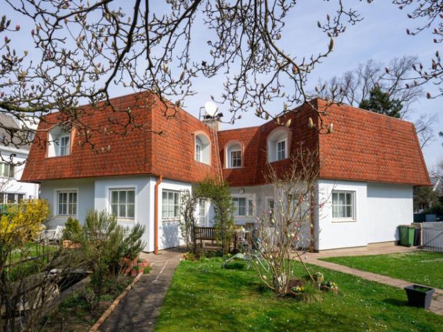 Zweifamilienhaus + Praxis perfekter Zustand Top Lage auch zum Vermieten!