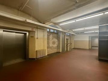 VIELSEITIGE FLÄCHE IM SOUTERRAIN