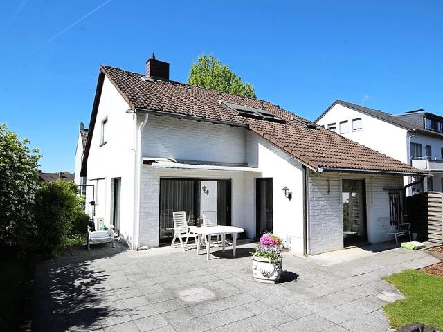 Vielseitige Immobilie mit Einliegerwohnung und weiteren Annehmlichkeiten!