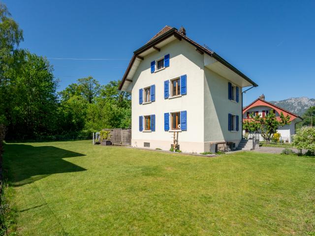 Vielseitige Immobilie mit zwei Wohnungen und grosszügigem Garten
