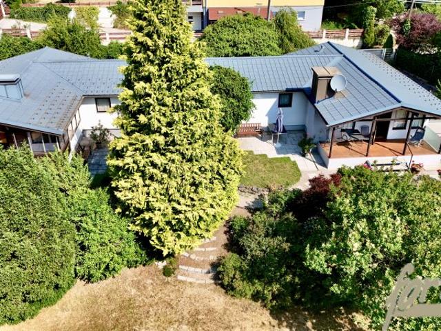 Steinriegl / Vielseitiger Doppelhaus Bungalow mit unverbaubarem Panoramablick auf den Wienerwald