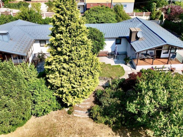 Vielseitiger Doppelhaus Bungalow mit unverbaubarem Panoramablick auf den Wienerwald