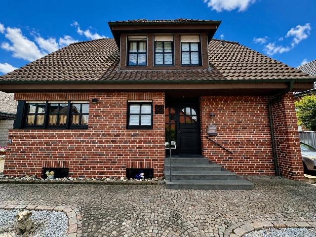 Vielseitiges 1–2 Familienhaus mit großzügigem, parkähnlichem Garten in Emsdetten