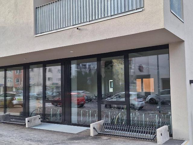 Vielseitiges Büro und Geschäftslokal