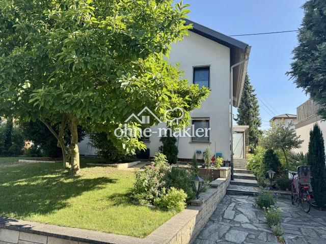 Vielseitiges Dreifamilienhaus in Top Lage von Graben Neudorf OT Neudorf
