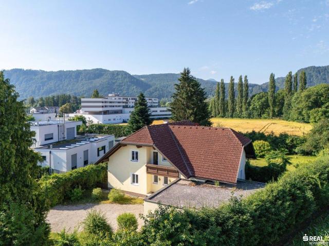 Vielseitiges Ein /Zweifamilienhaus in Ebenthal mit großzügigen Garten, sonniger Terrasse und eigener Garage!