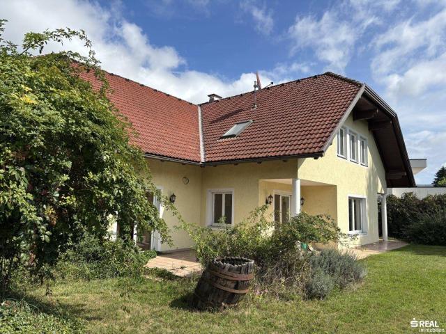 Vielseitiges Ein /Zweifamilienhaus in Ebenthal mit großzügigen Garten, sonniger Terrasse und eigener Garage!