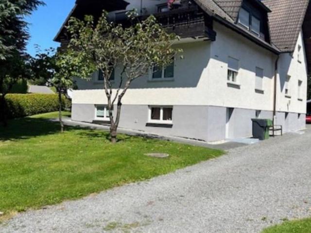 Vielseitiges Einfamilienhaus mit ELW und schönem Grundstück
