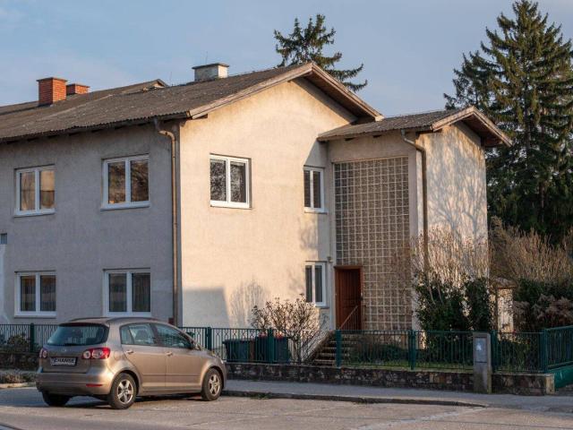 Vielseitiges Einfamilienhaus mit Garten & Garage in Stockerau!