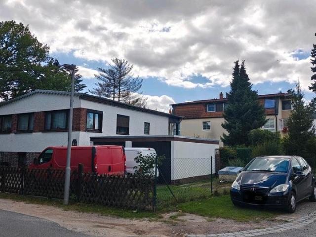 Vielseitiges Familienhaus mit großem Grundstück 1040m²