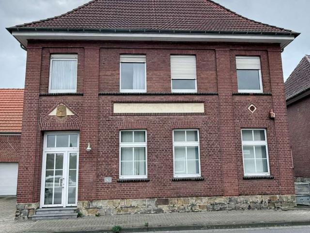 Vielseitiges Potenzial: Wohn und Praxishaus