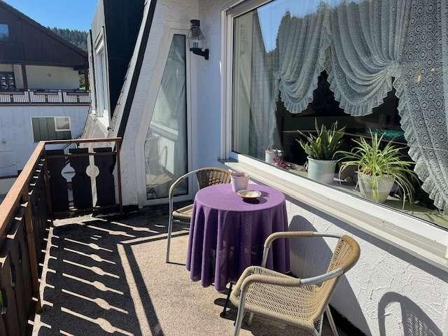 Vielseitiges Raumangebot: Gepflegtes Mehrfamilienhaus in Schönbrunn