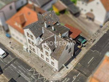 Vielseitiges Raumwunder in Ecklage: Großzügiges Haus mit Potenzial für bis zu drei Wohneinheiten